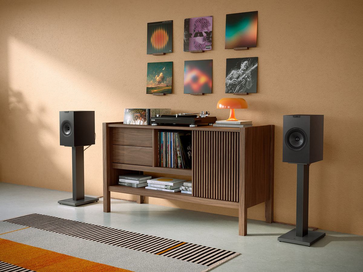 KEF Q Meta – på SQ1 stativ