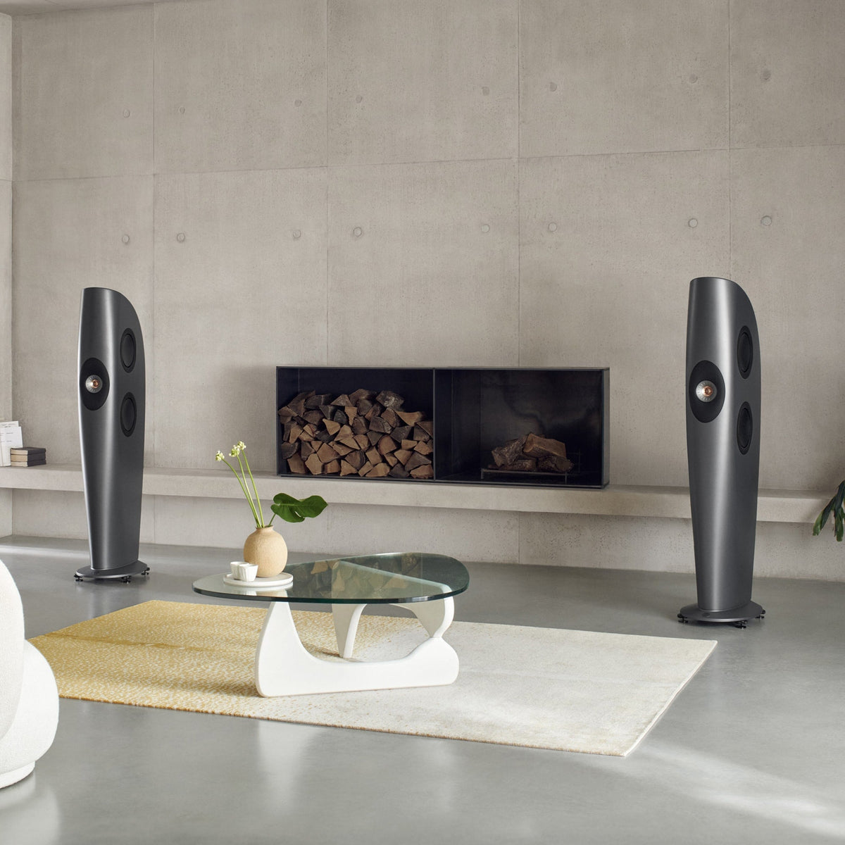 KEF Blade One Meta – lifestyle