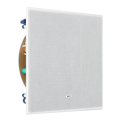 KEF Ci200QSb-THX – skrått med grill