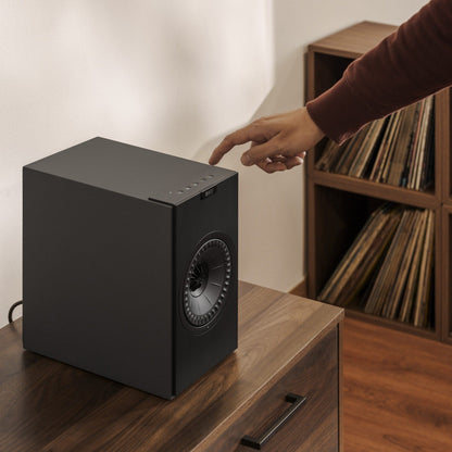 KEF Coda Wireless Titangrå – miljø