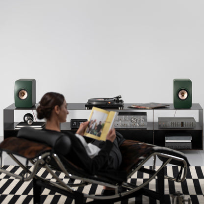 KEF LS50 Meta Moss Green – miljø