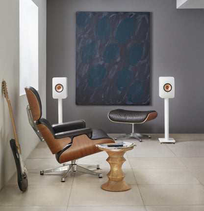 KEF LS50 Wireless II Hvit – på S2 Stand