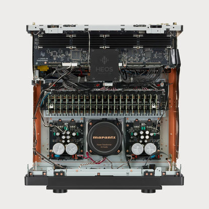 Marantz AV10 – intern konstruksjon
