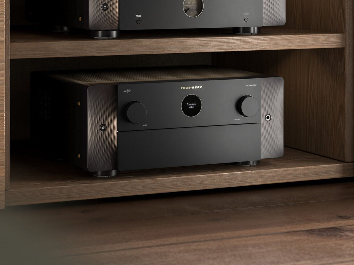 Marantz AV30 – collage 1