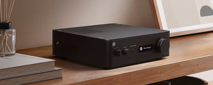 Yamaha WXA-70A Sort på skrivebord