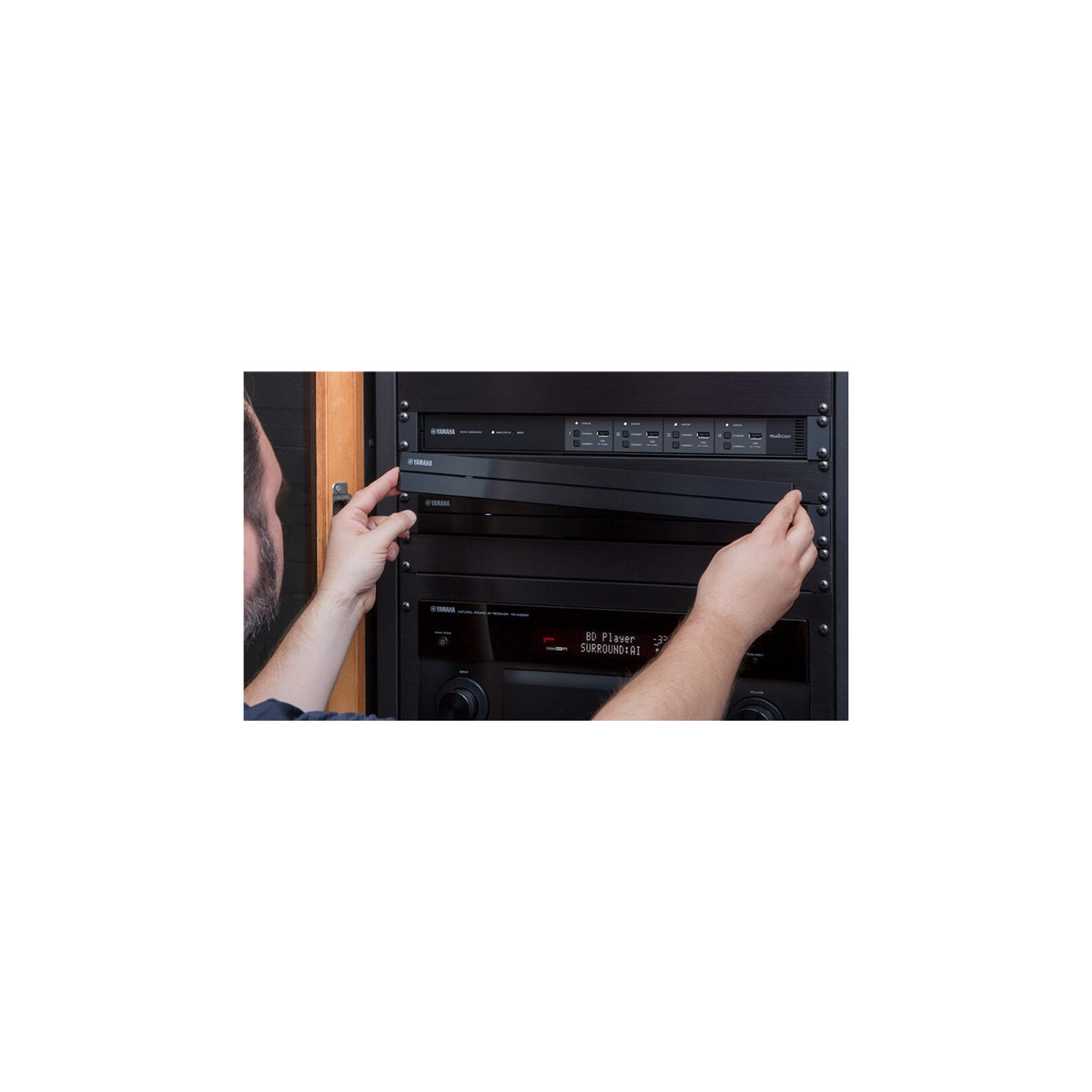 Yamaha XDA-QS5400RK fleksibel installasjon med frontplate